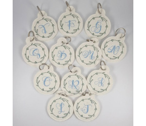 2€ ZUSATZTÜRCHEN 16. Dezember - Stickserie - ITH Anhänger Blumenrahmen Monogram